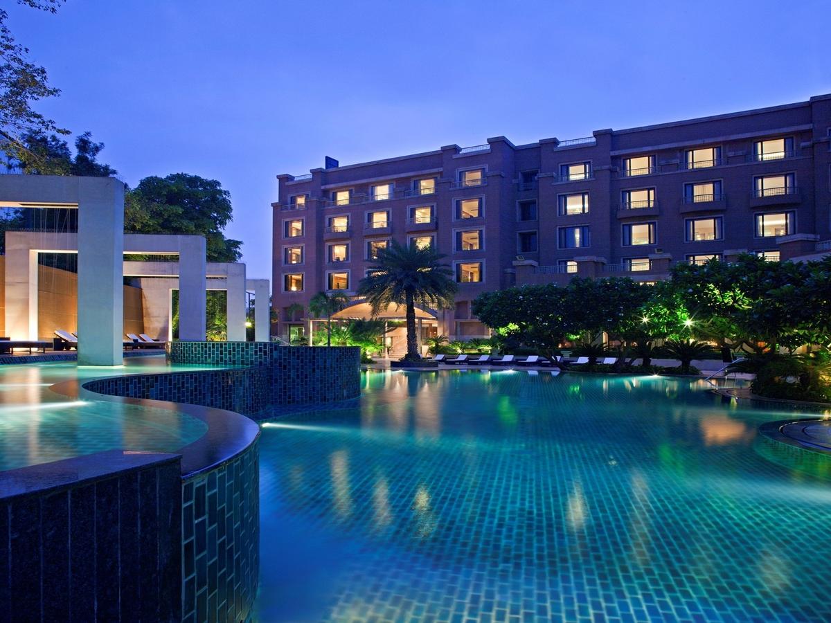 escorts near Radisson Mahipalpur